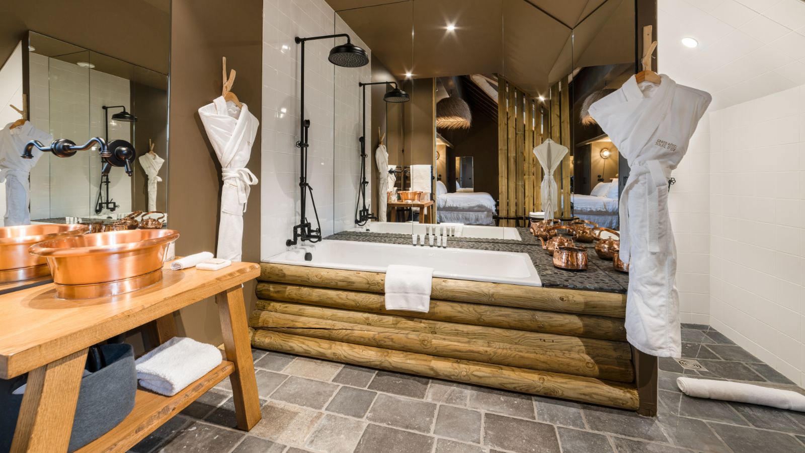 Luxury-Ski-Chalet-Megeve-Le-Pionnier-Oxford-Ski-Bathroom.jpg