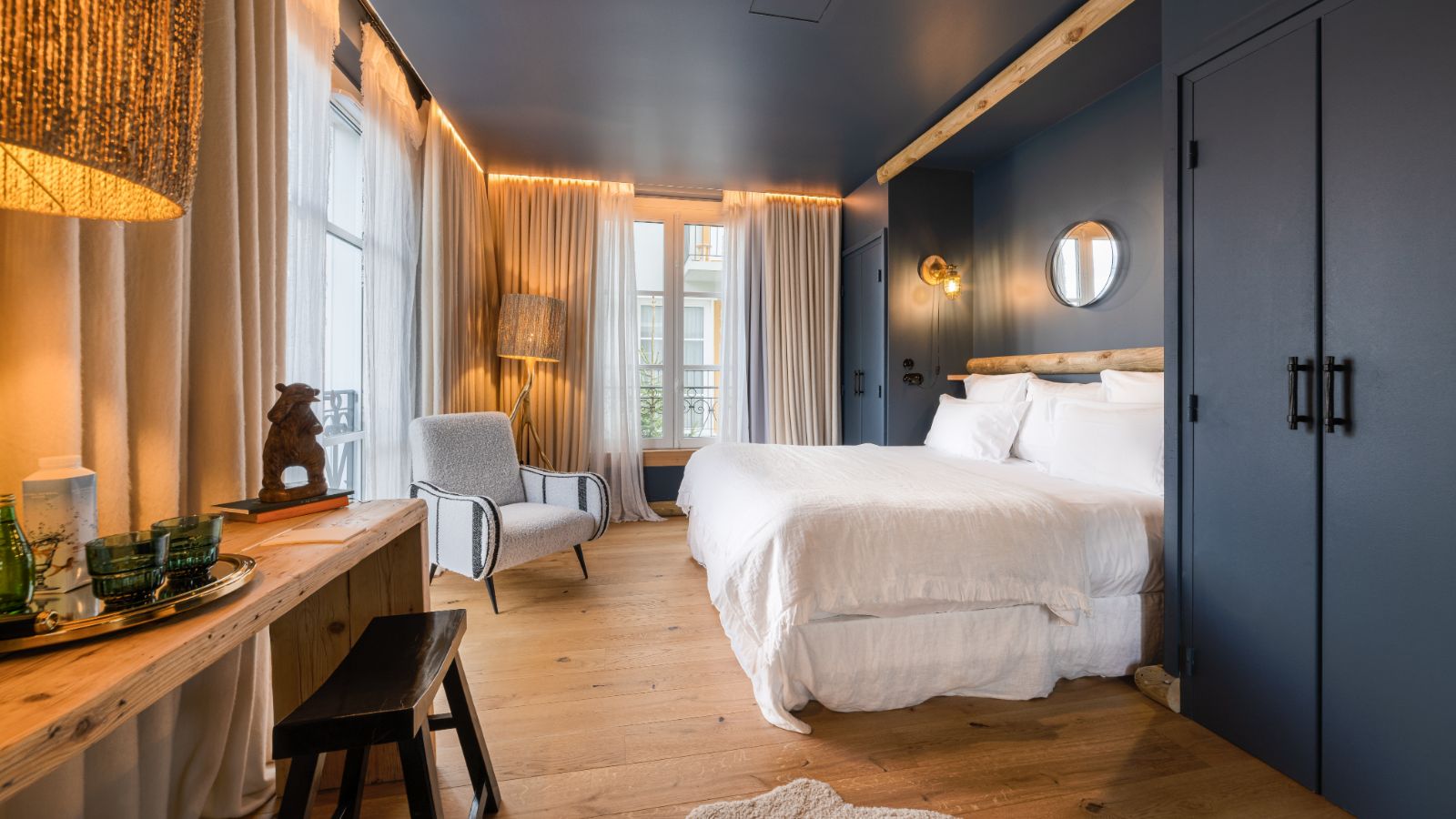 Luxury-Ski-Chalet-Megeve-Le-Pionnier-Oxford-Ski-Bedroom (9).jpg