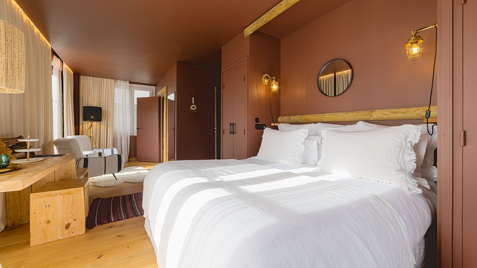 Luxury-Ski-Chalet-Megeve-Le-Pionnier-Oxford-Ski-Bedroom (10).jpg