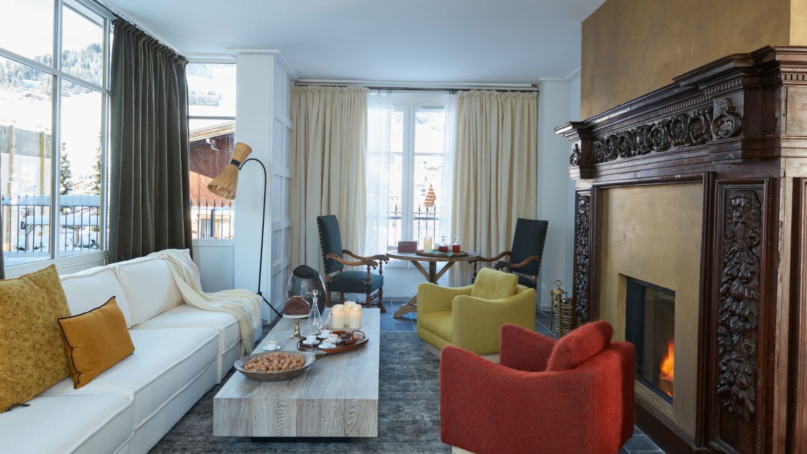 Luxury-Ski-Chalet-Megeve-Chalet Les Trois Champion-Oxford-Ski-Lounge2.jpg