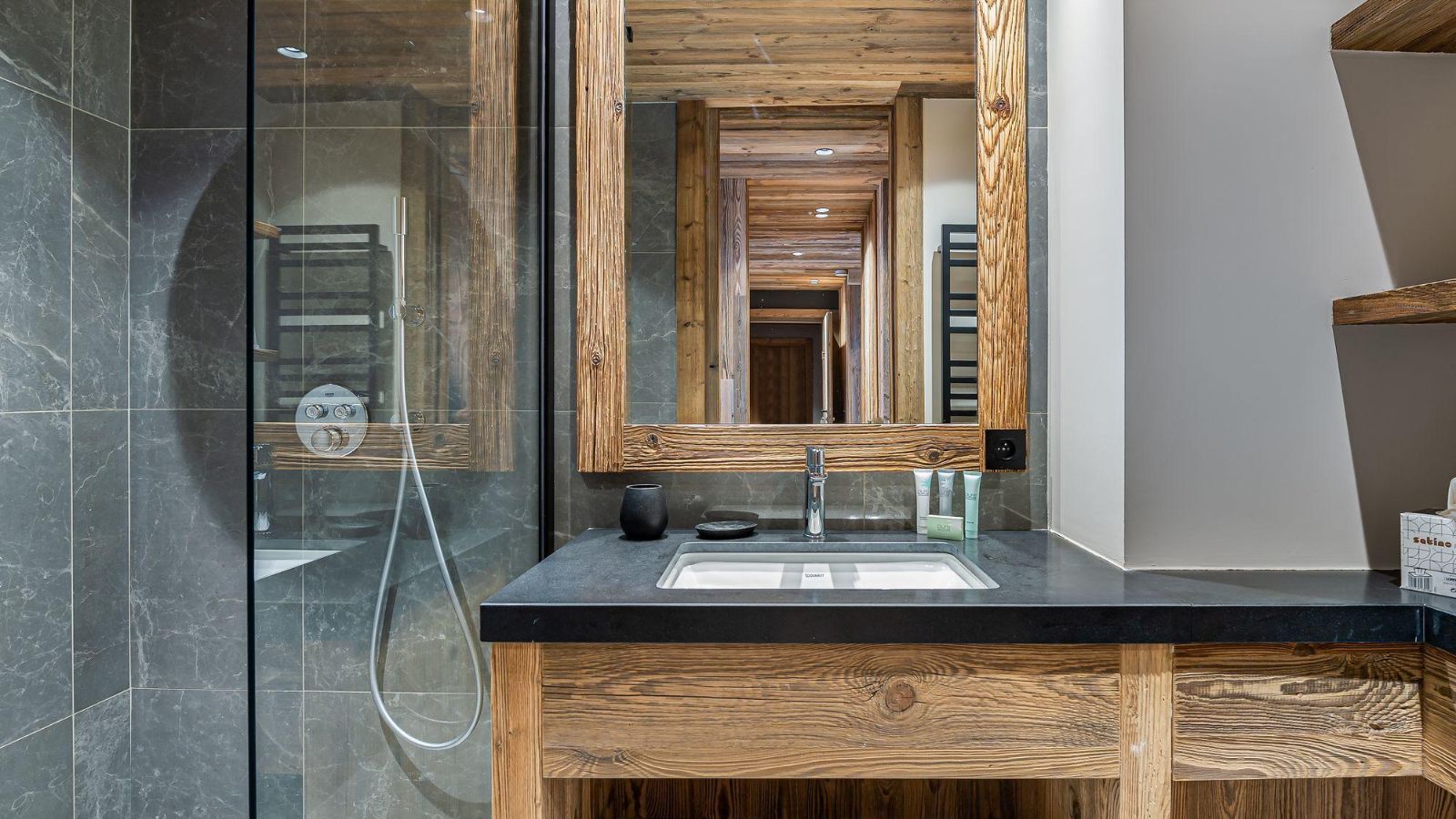 Luxury-Ski-Chalet-Val d'Isere-Apartment-The View-Oxford-Ski-Bathroom 2.jpg