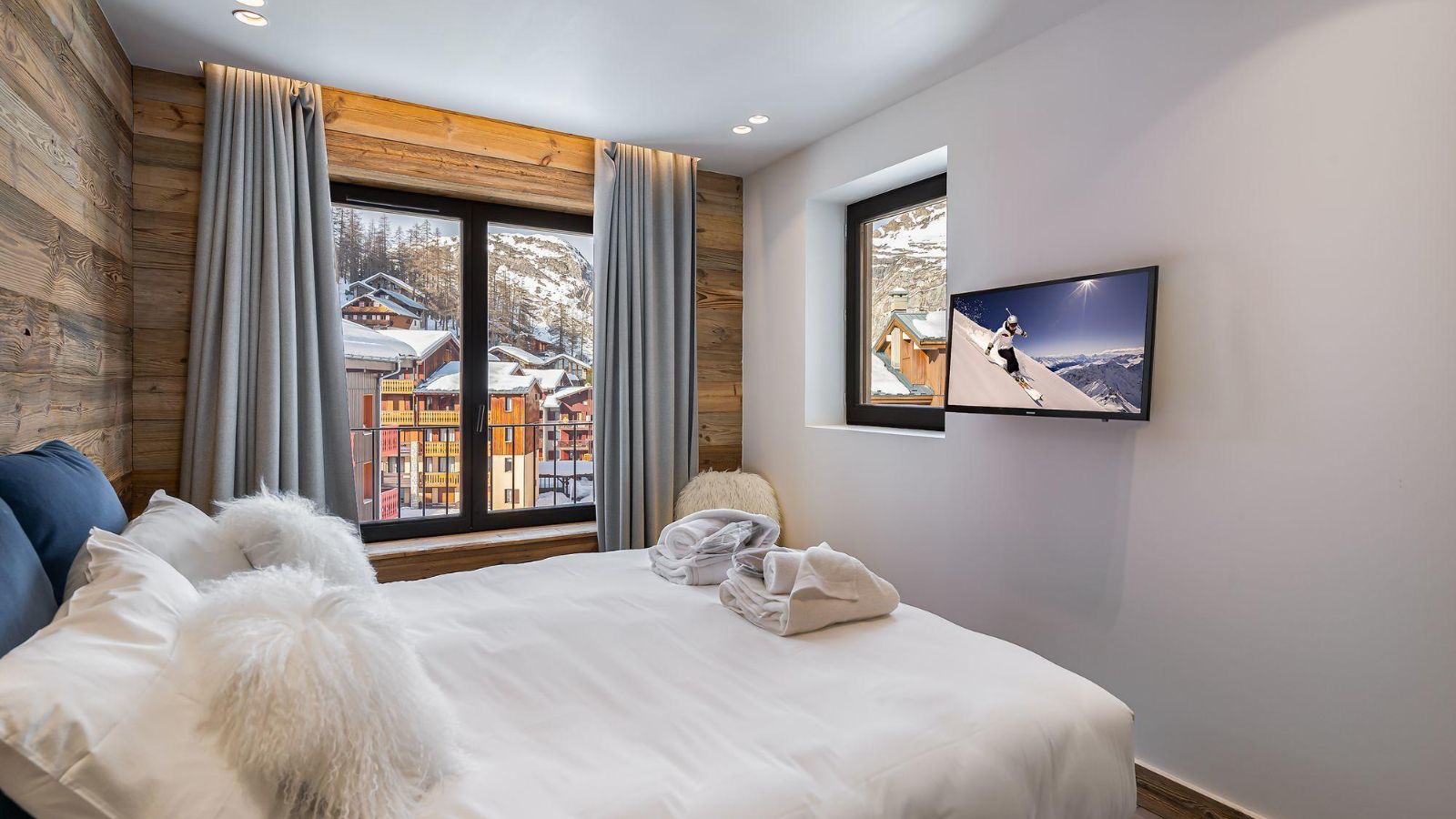 Luxury-Ski-Chalet-Val d'Isere-Apartment-The View-Oxford-Ski-Bedroom 2.jpg