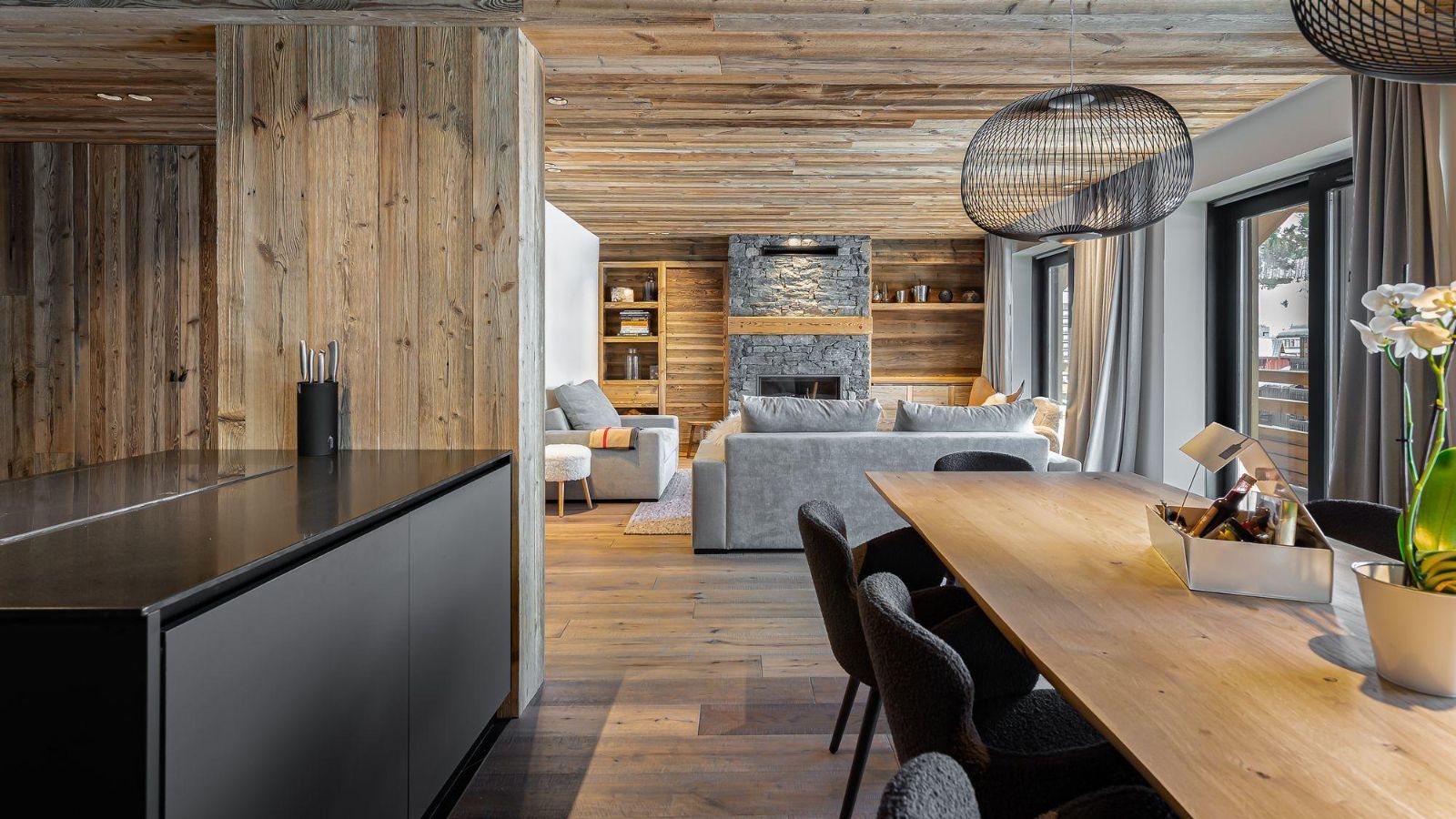 Luxury-Ski-Chalet-Val d'Isere-Apartment-The View-Oxford-Ski-Dining Area.jpg