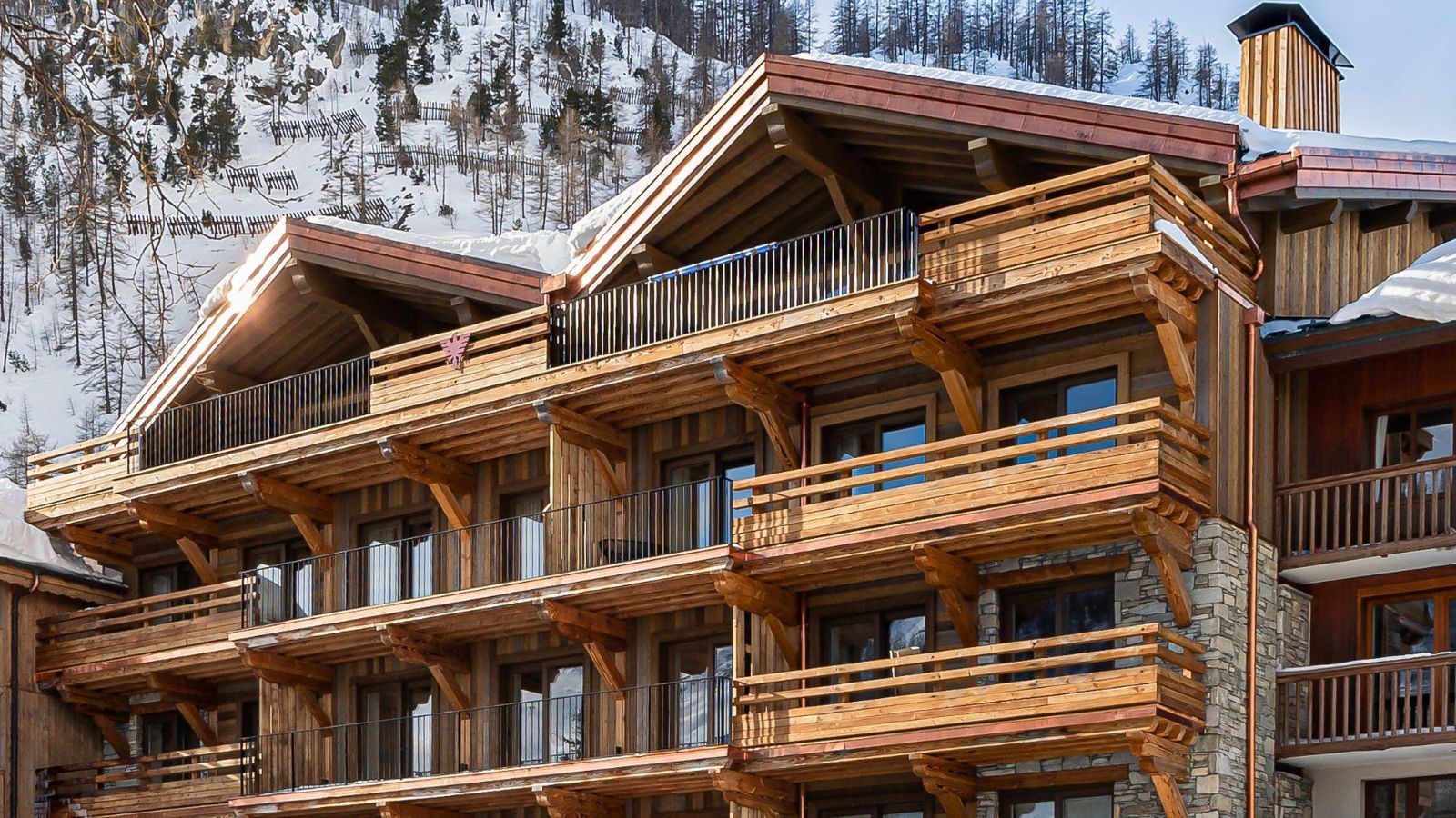 Luxury-Ski-Chalet-Val d'Isere-Apartment-The View-Oxford-Ski-Exterior.jpg