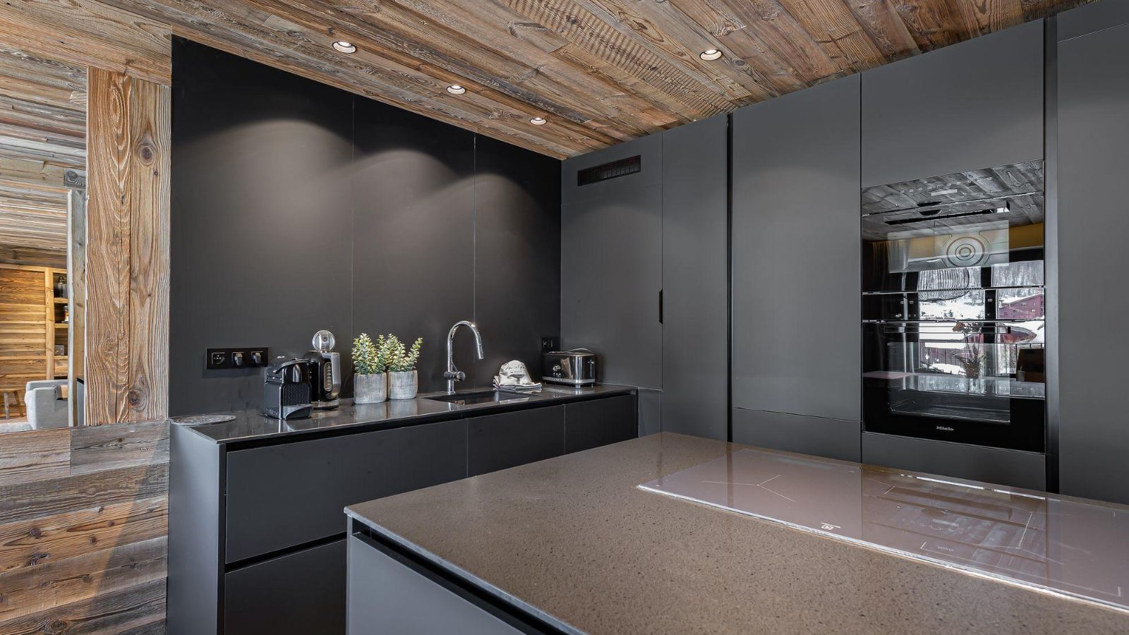 Luxury-Ski-Chalet-Val d'Isere-Apartment-The View-Oxford-Ski-Kitchen.jpg