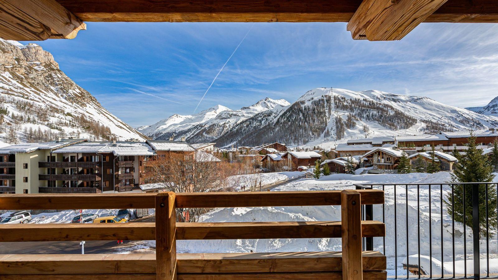 Luxury-Ski-Chalet-Val d'Isere-Apartment-The View-Oxford-Ski-View.jpg