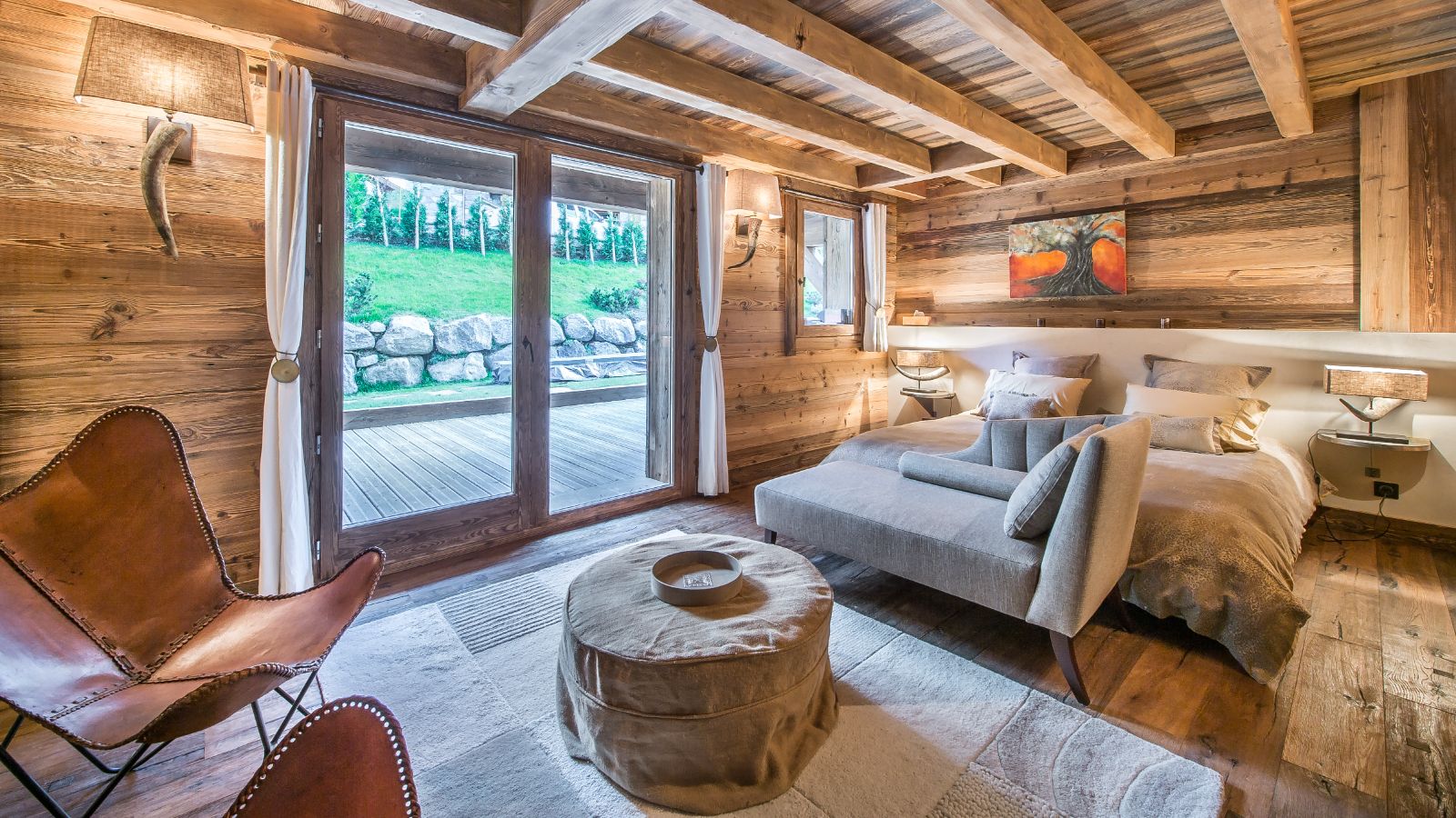 Luxury-Ski-Chalet- Meribel-L'Écume des Neiges- Bedroom-Oxford-Ski.jpg