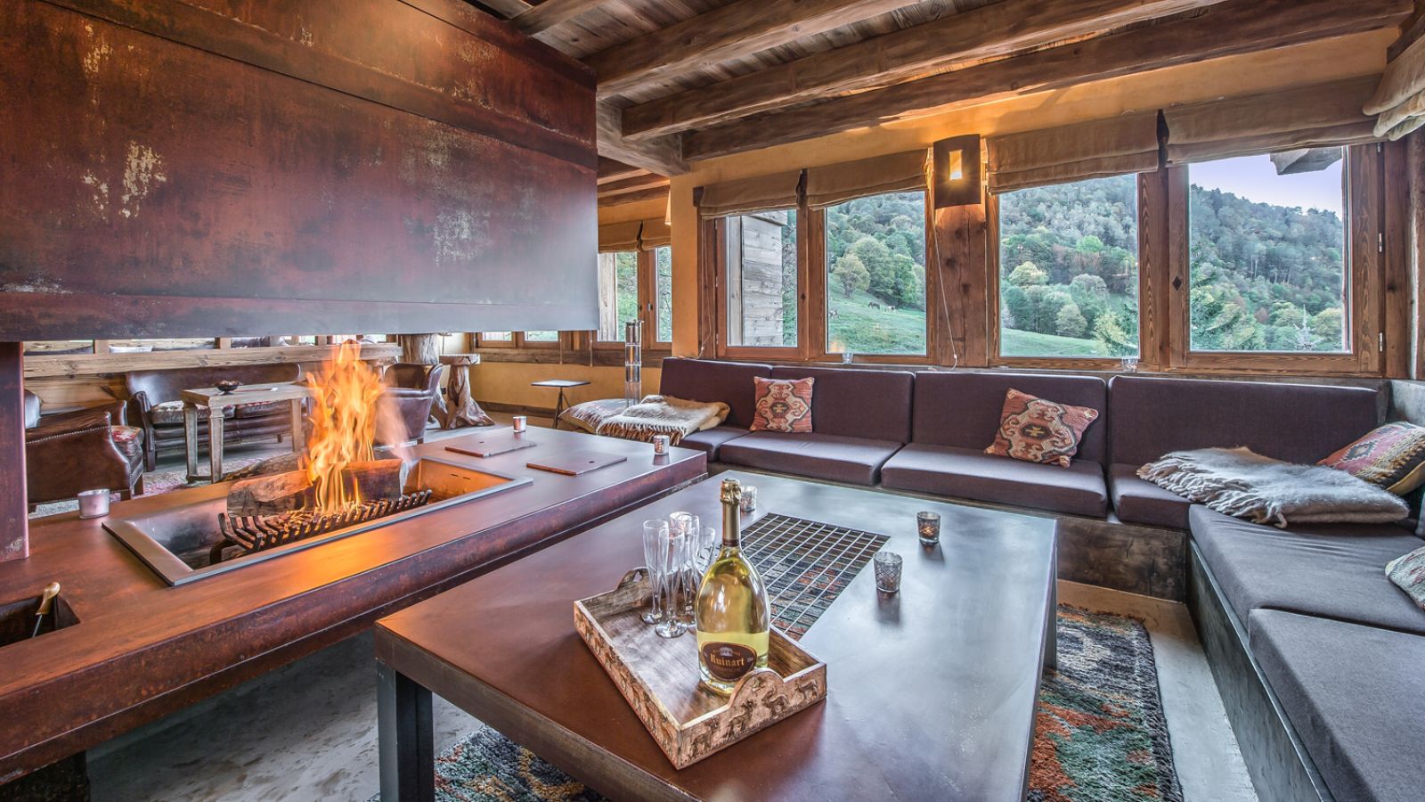 Luxury-Ski-Chalet- Meribel-L'Écume des Neiges- Living room-Oxford-Ski.jpg