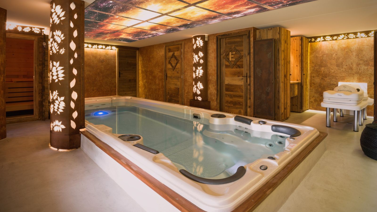 Luxury-Ski-Chalet- Meribel-L'Écume des Neiges- Pool-Oxford-Ski.jpg