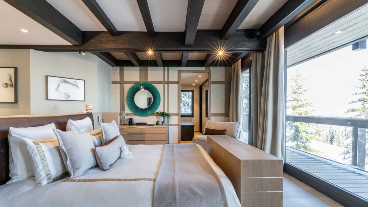 Luxury-Ski-Chalet-Courchevel-1850-Chalet-B-Oxford-Ski-Bedroom (9).jpg