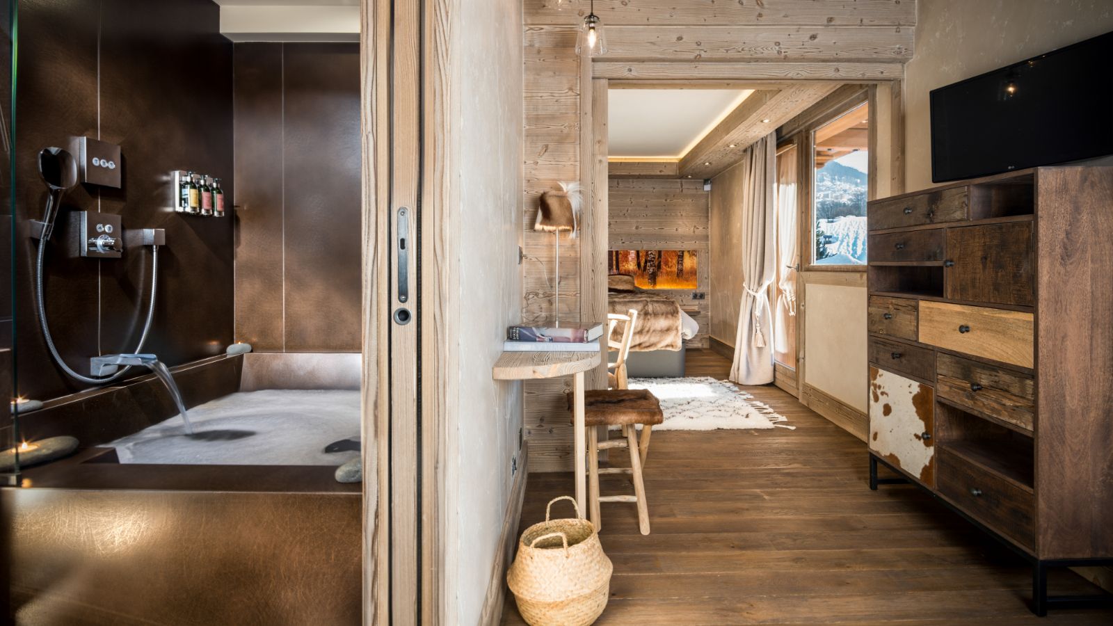 luxury-ski-chalets-meribel-chalet-tyrosolios-oxford-ski-bedroom-en-suite.jpg