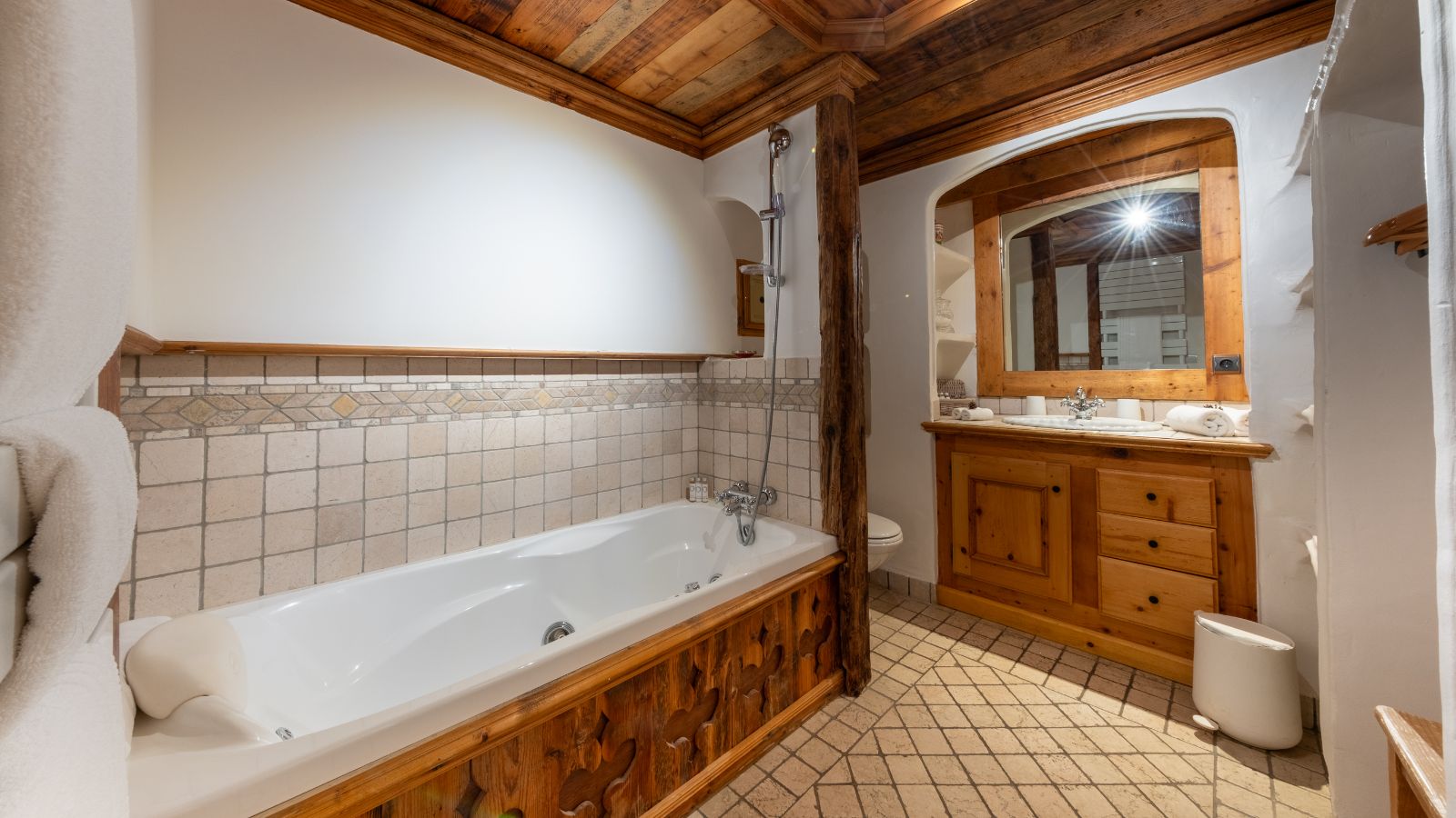 Luxury-Ski-Chalet-Courchevel-Chalet-Anchorage-Oxford-Ski-bathroom2.jpg
