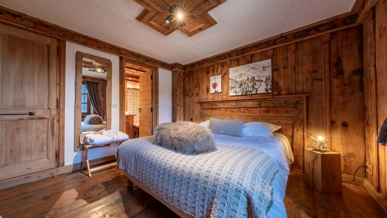 Luxury-Ski-Chalet-Courchevel-Chalet-Anchorage-Oxford-Ski-bedroom (1).jpg