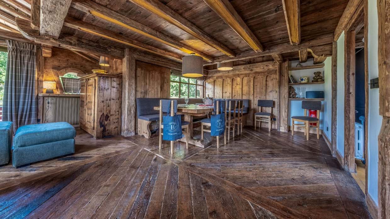 Luxury-Ski-Chalet-Courchevel-Chalet-Anchorage-Oxford-Ski-dining.jpg