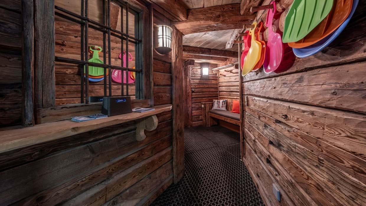 Luxury-Ski-Chalet-Courchevel-Chalet-Anchorage-Oxford-Ski-ski-room.jpg