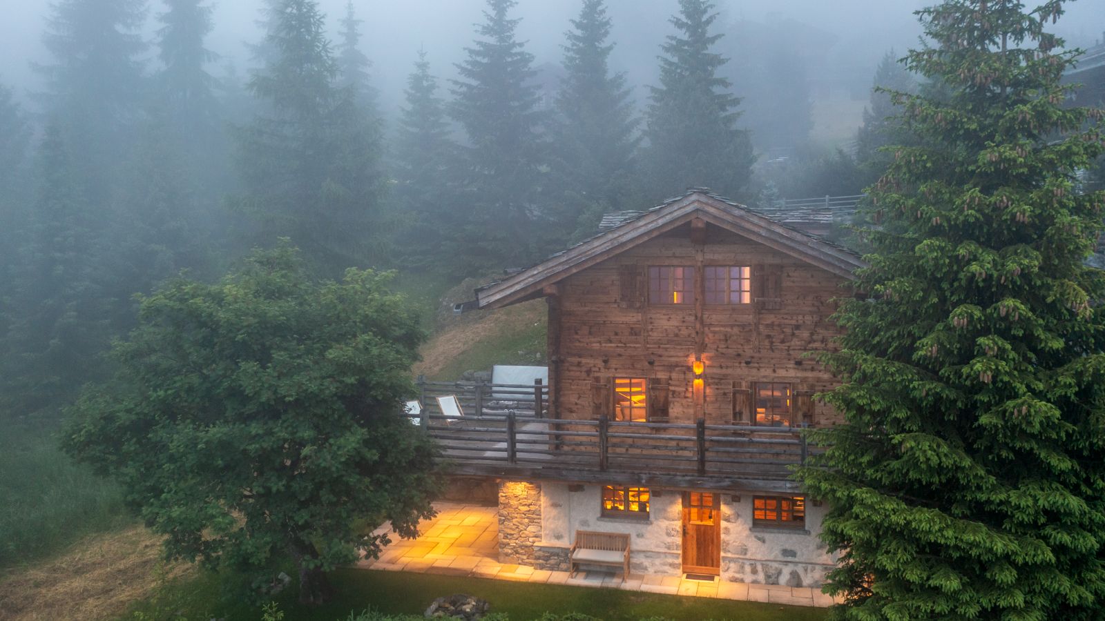 Luxury-Ski-Chalet-Verbier-Chalet-Riant-Oxford-Ski-Exterior.jpg