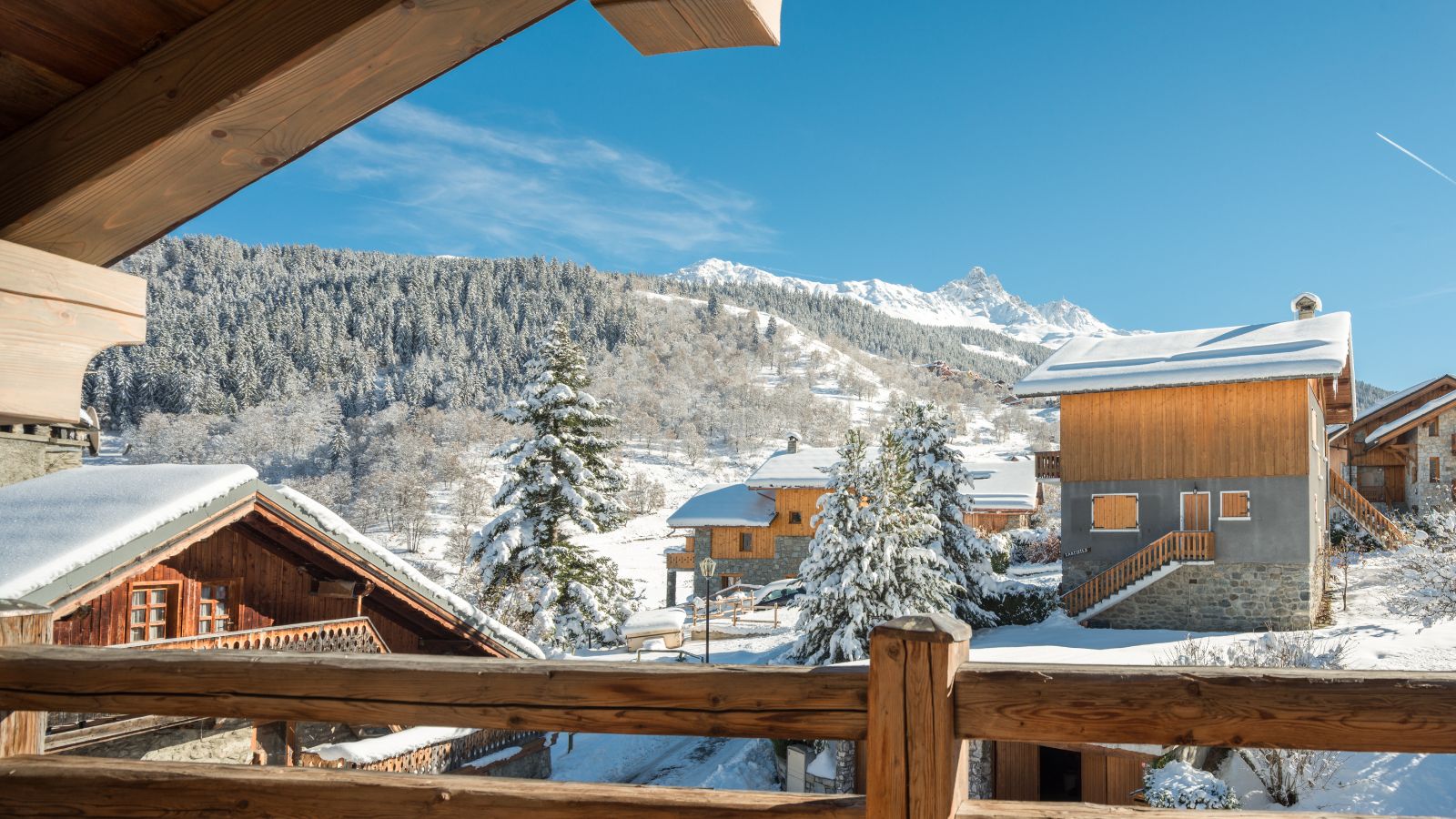 Luxury-Ski-Chalet-Meribel-Abreuvoir-Balcony-Oxford-Ski.jpg