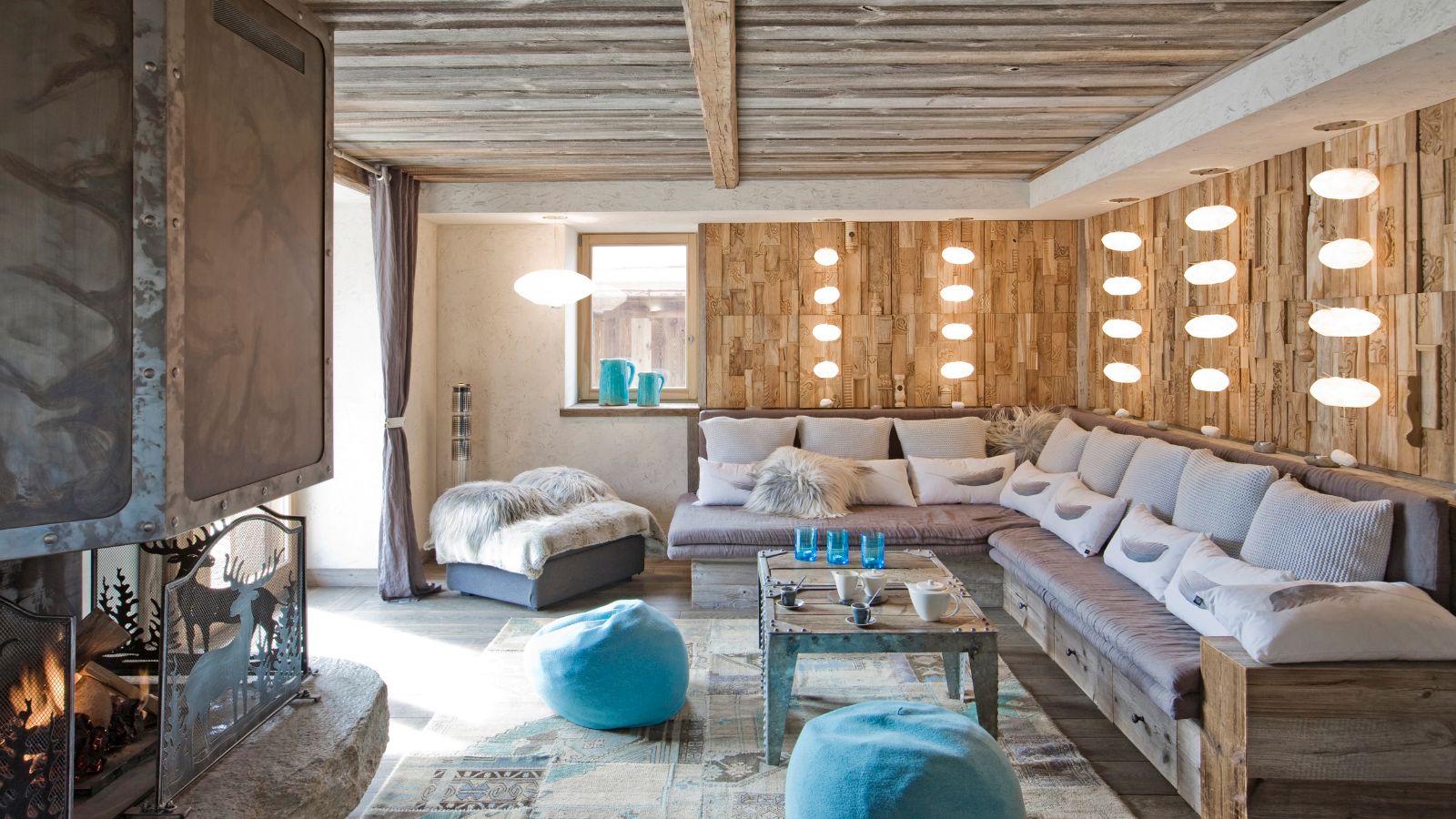 Luxury-Ski-Chalet-Meribel-Abreuvoir-Living room-Oxford-Ski.jpg