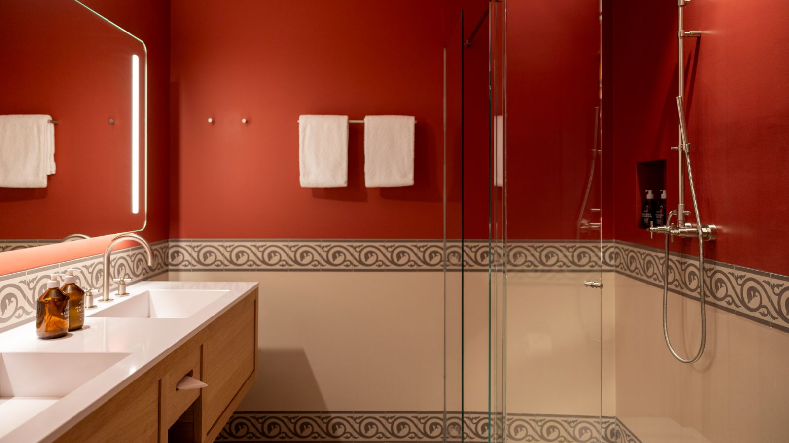 Luxury-Ski-Hotel-St-Moritz-Cresta-Palace-Oxford-Ski-Bathroom.jpg