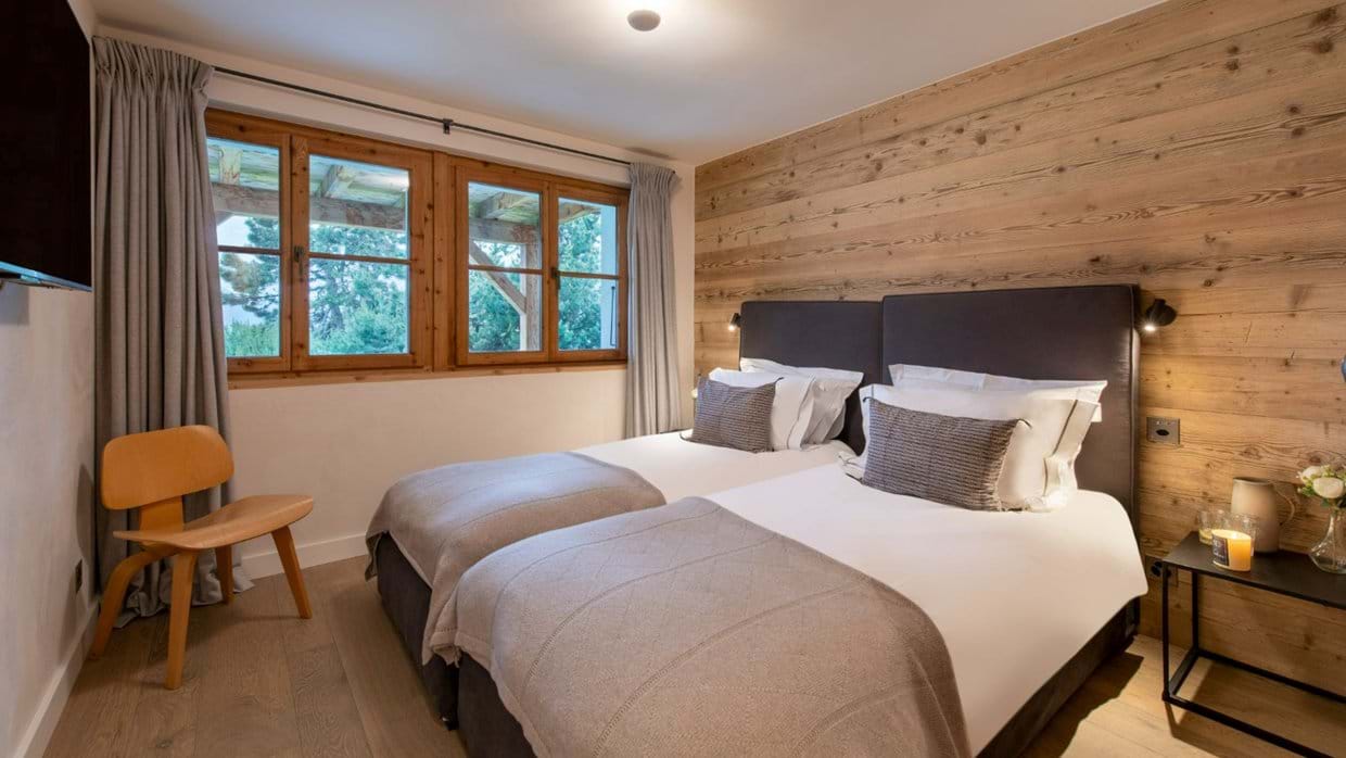 luxury-ski-chalet-verbier-chalet-scandinavia-oxford-ski-bedroom3.jpg
