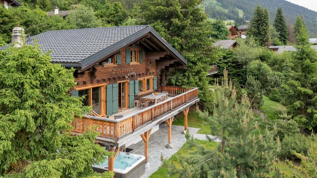 luxury-ski-chalet-verbier-chalet-scandinavia-oxford-ski-exterior.jpg