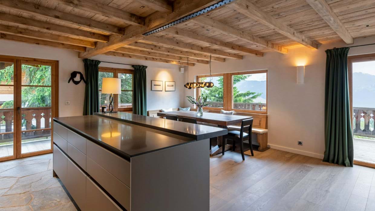 luxury-ski-chalet-verbier-chalet-scandinavia-oxford-ski-kitchen.jpg