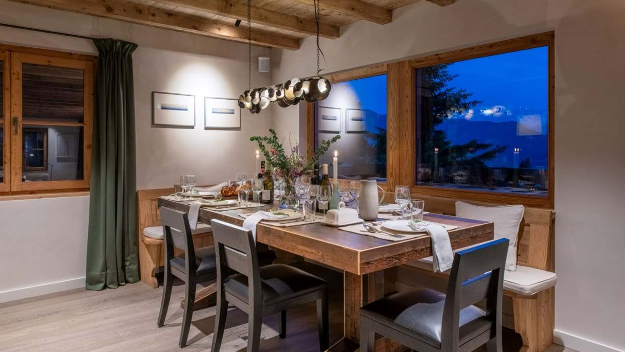 luxury-ski-chalet-verbier-chalet-scandinavia-oxford-ski-dining room.jpg