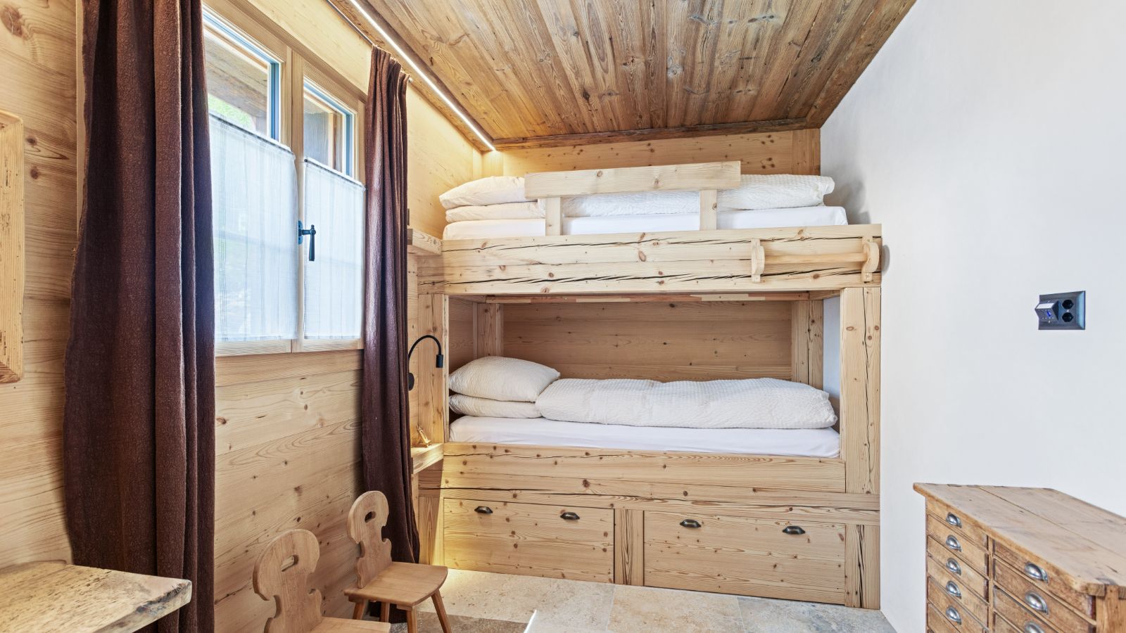 Luxury-Ski-Chalet-Gstaad-Chalet 1808-Bunkroom-Oxford-Ski.jpg