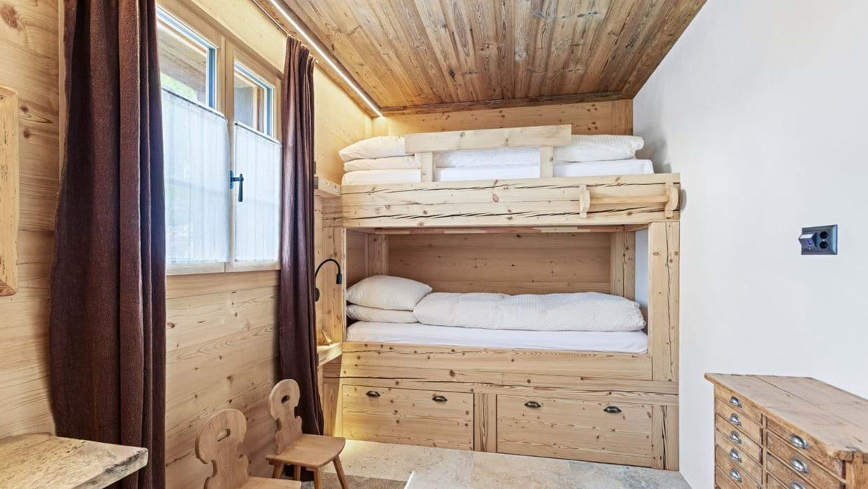 Luxury-Ski-Chalet-Gstaad-Chalet 1808-Bunkroom-Oxford-Ski.jpg