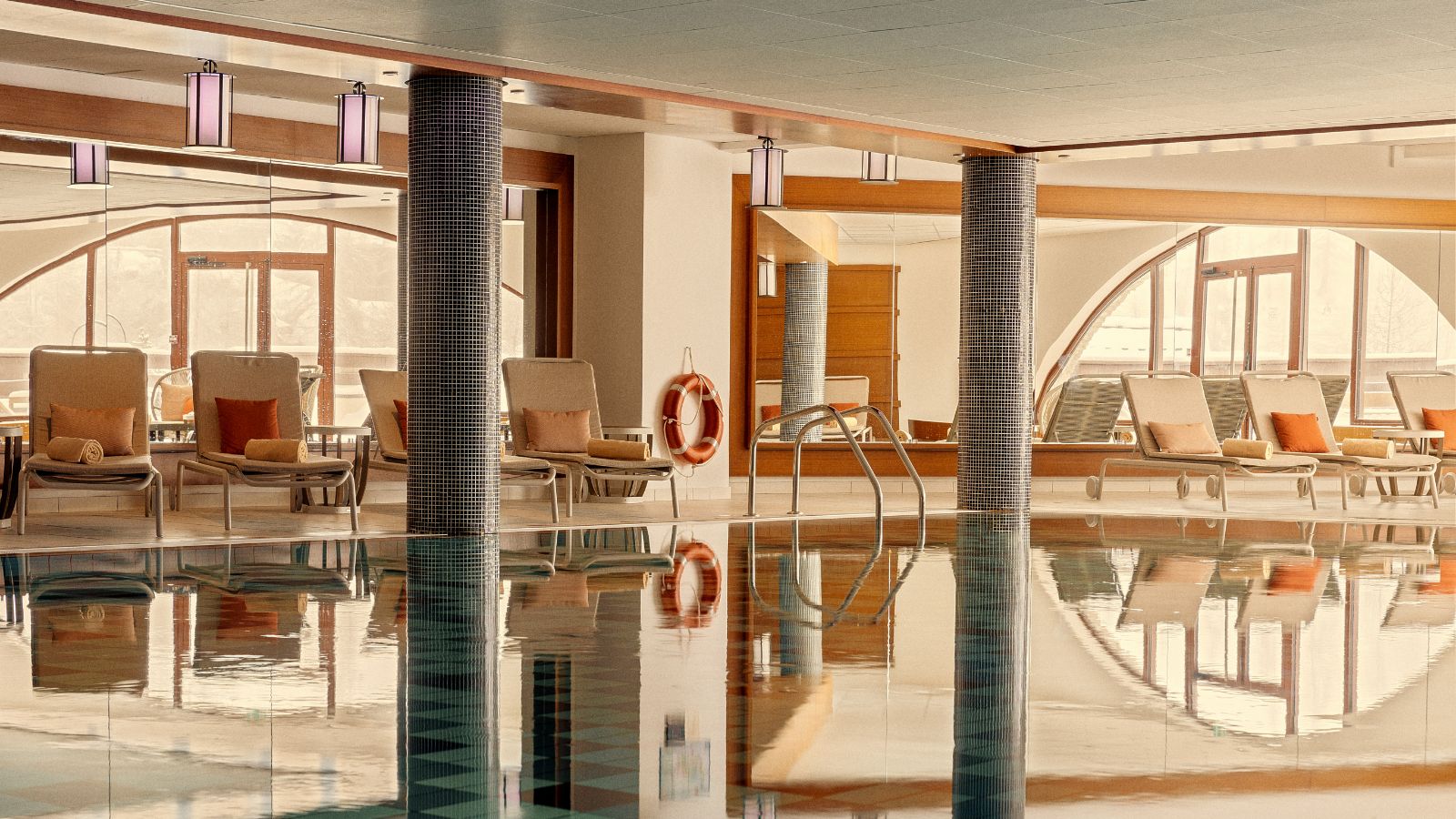 luxury-ski-all-inclusive-val-disere-club-med-oxford-ski-spa (2).jpg