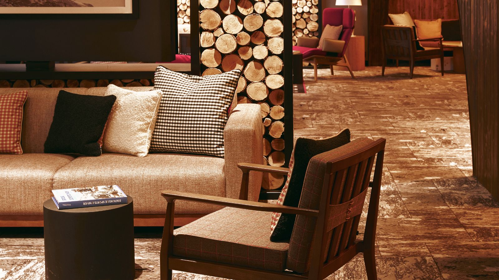 luxury-ski-all-inclusive-val-disere-club-med-oxford-ski-lounge (1).jpg