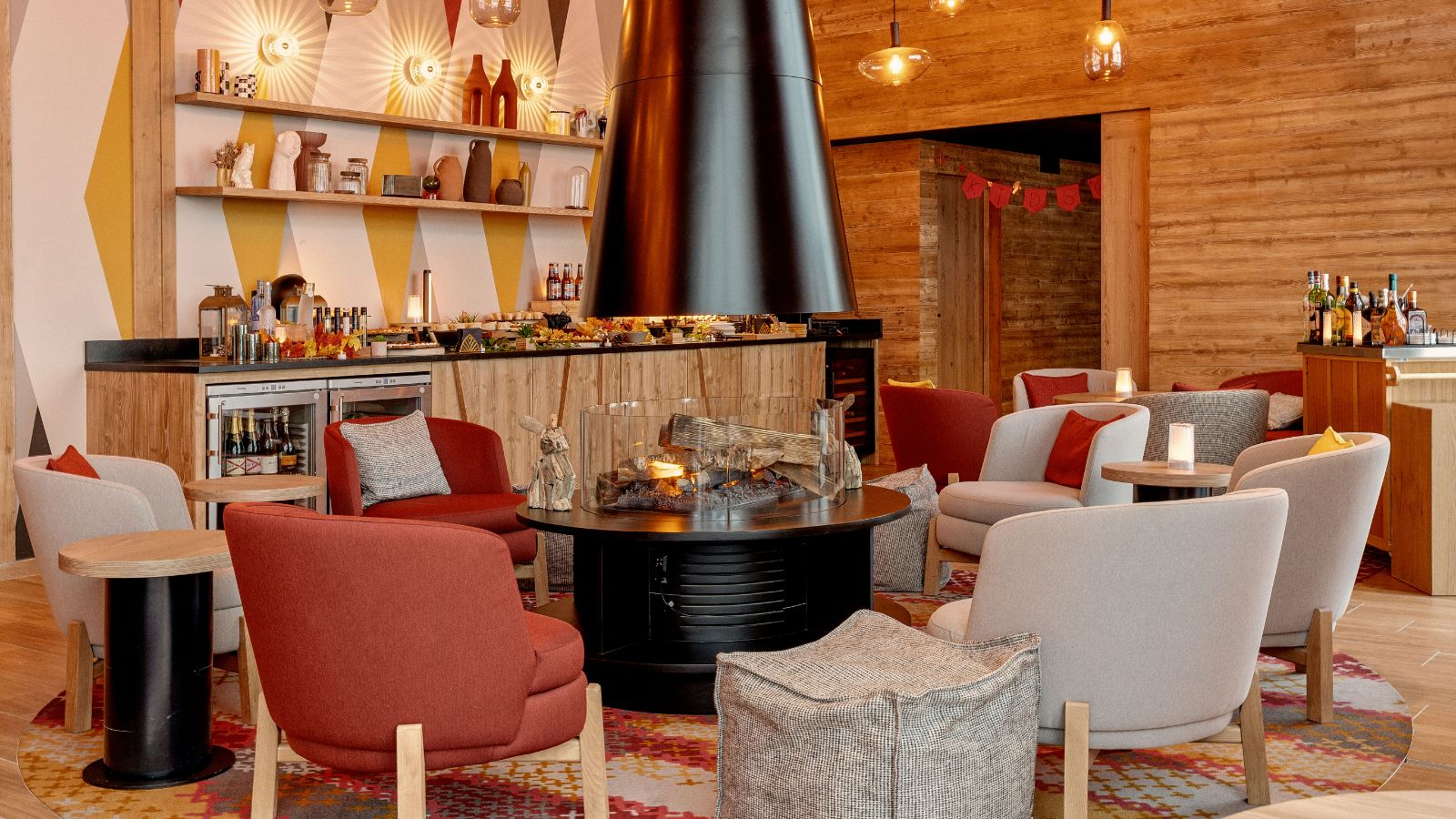 luxury-ski-all-inclusive-tignes-club-med-oxford-ski-lounge (1).jpeg