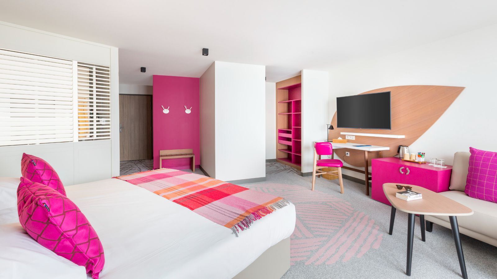 luxury-ski-all-inclusive-club-med-les-arcs-oxford-ski-bedroom (1).jpg