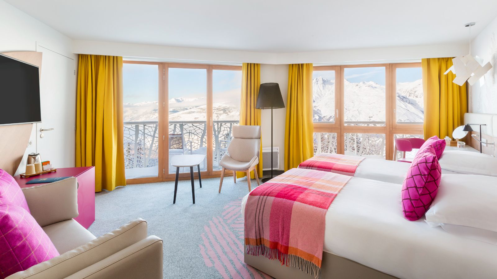 luxury-ski-all-inclusive-club-med-les-arcs-oxford-ski-bedroom (2).jpg