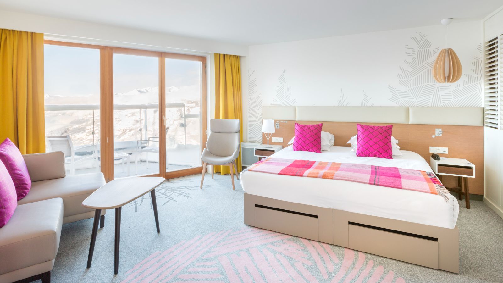 luxury-ski-all-inclusive-club-med-les-arcs-oxford-ski-bedroom (3).jpg