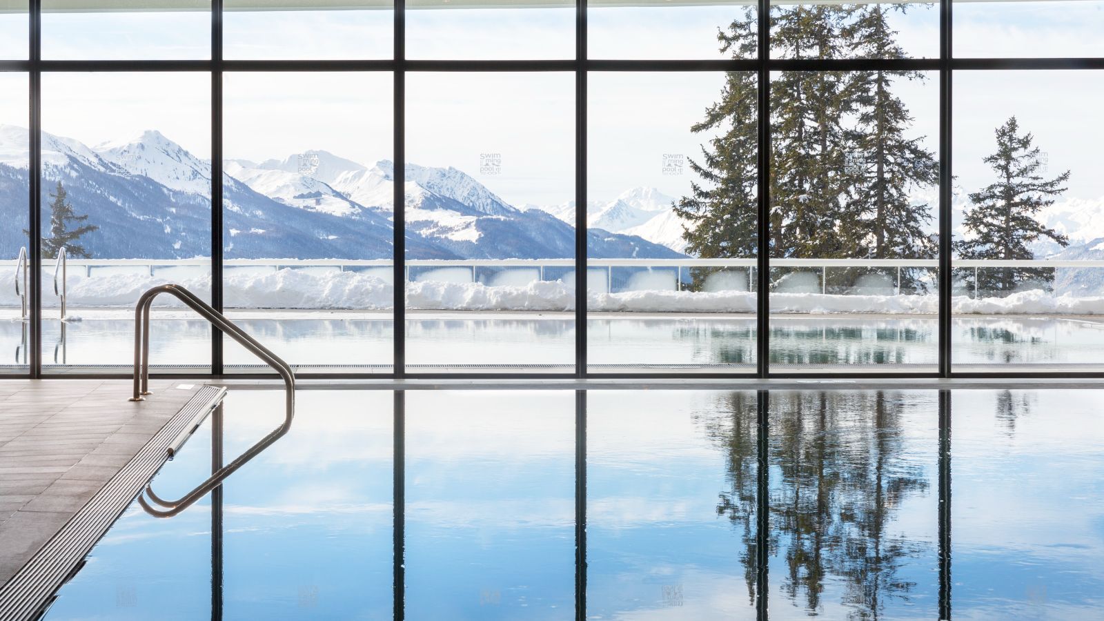 luxury-ski-all-inclusive-club-med-les-arcs-oxford-ski-swimming-pool (3).jpg