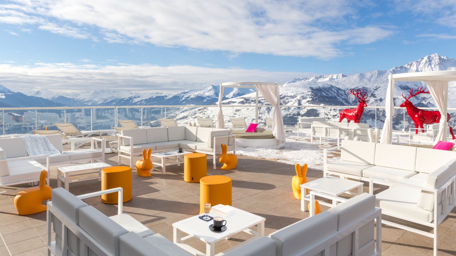 luxury-ski-all-inclusive-club-med-les-arcs-oxford-ski-terrace (1).jpg