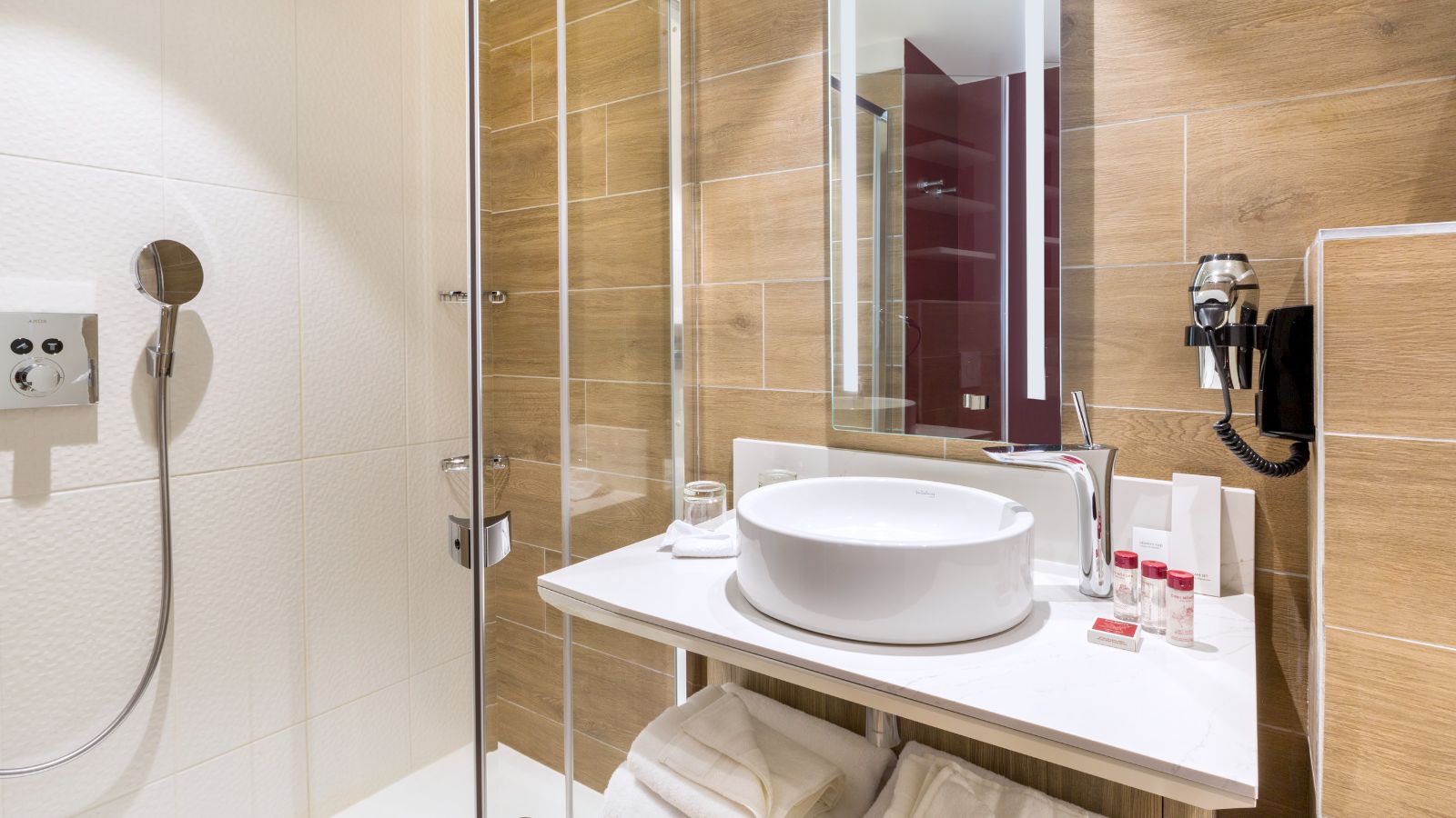 luxury-ski-all-inclusive-club-med-les-arcs-oxford-ski (5).jpg