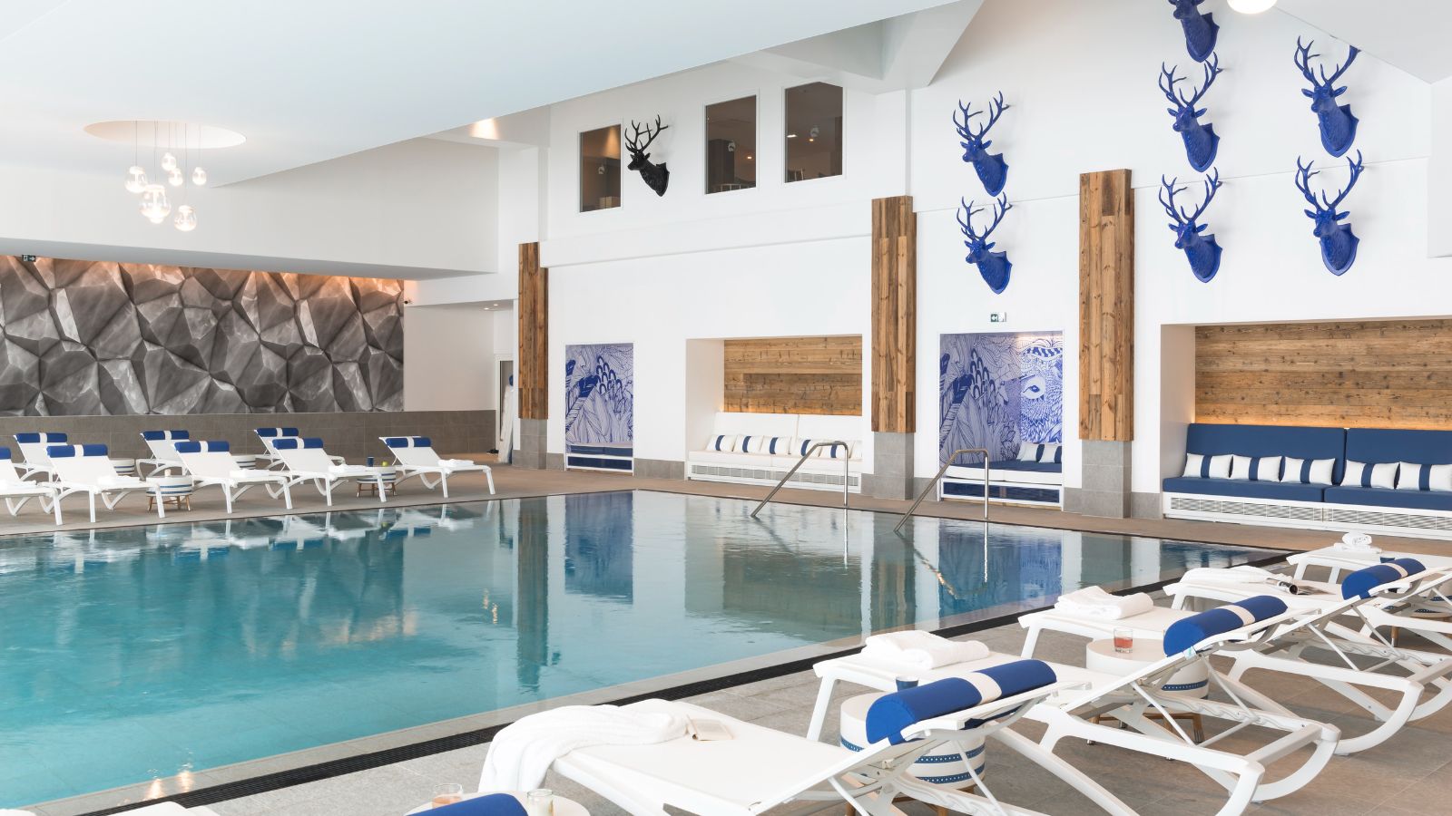 luxury-ski-all-inclusive-club-med-grand-massif-oxford-ski-swimming-pool (1).jpg