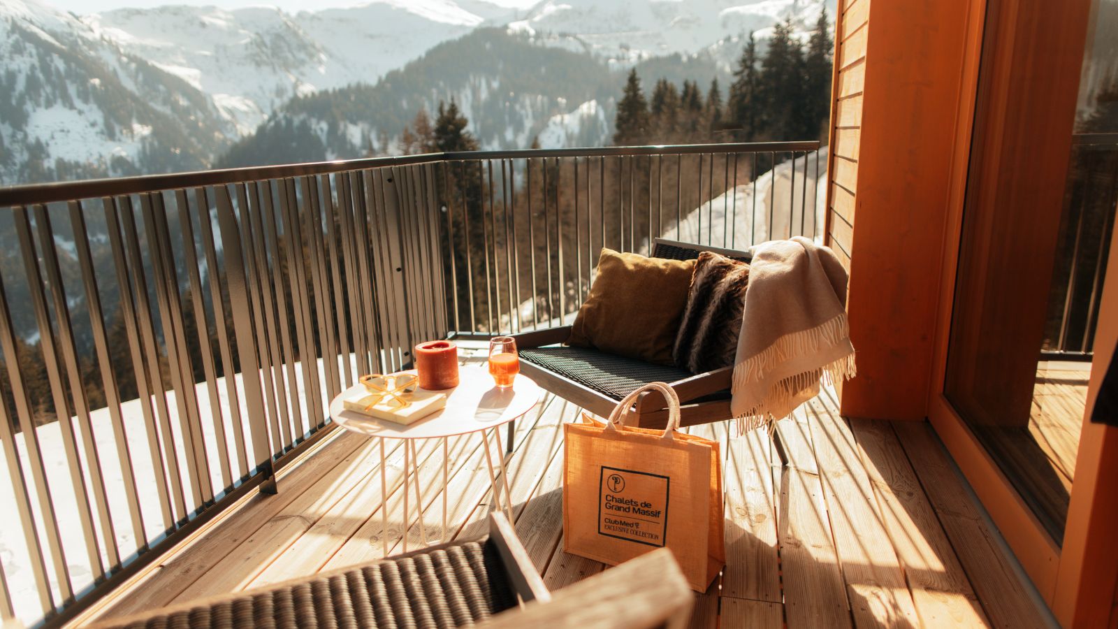 luxury-ski-chalets-grand-massif-samoens-oxford-ski-balcony.jpg