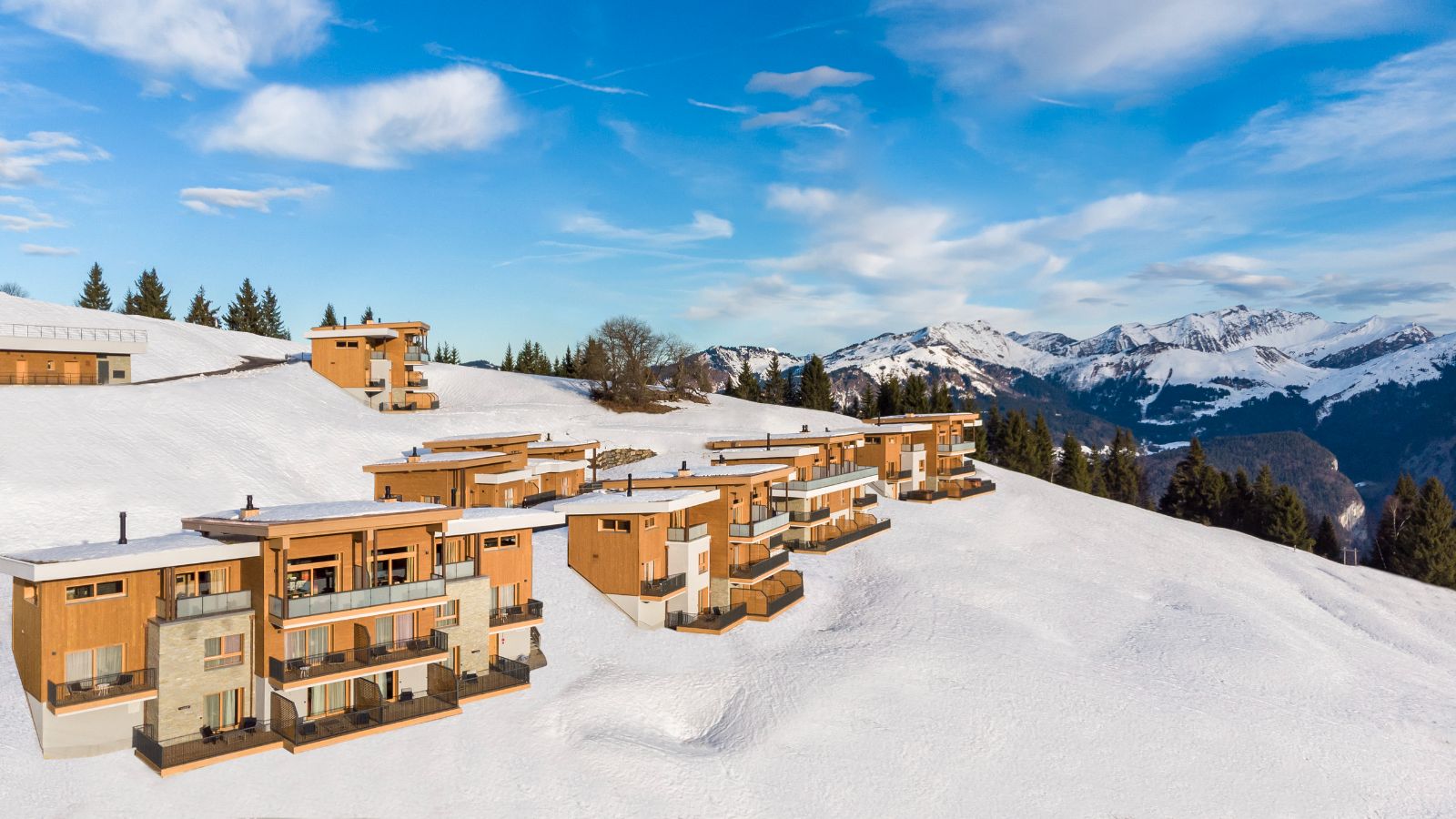 luxury-ski-chalets-grand-massif-samoens-oxford-ski-exterior (3).jpg