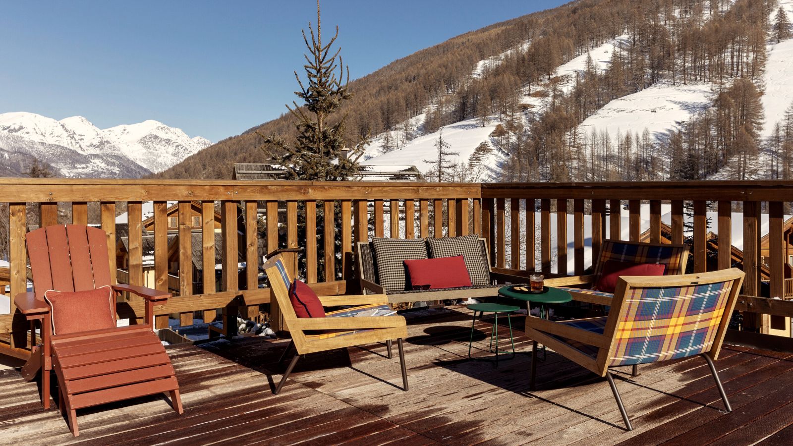 luxury-ski-all-inclusive-sestriere-pragelato-oxford-ski-terrace (2).jpg