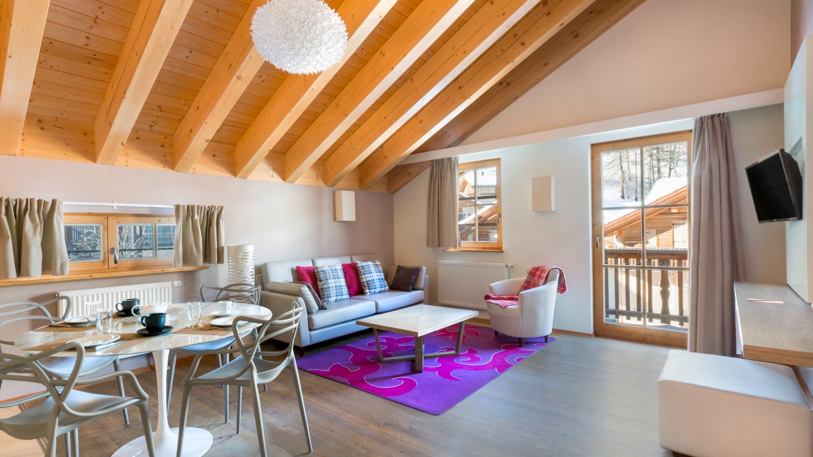 luxury-ski-all-inclusive-sestriere-pragelato-oxford-ski-bedroom (2).jpg