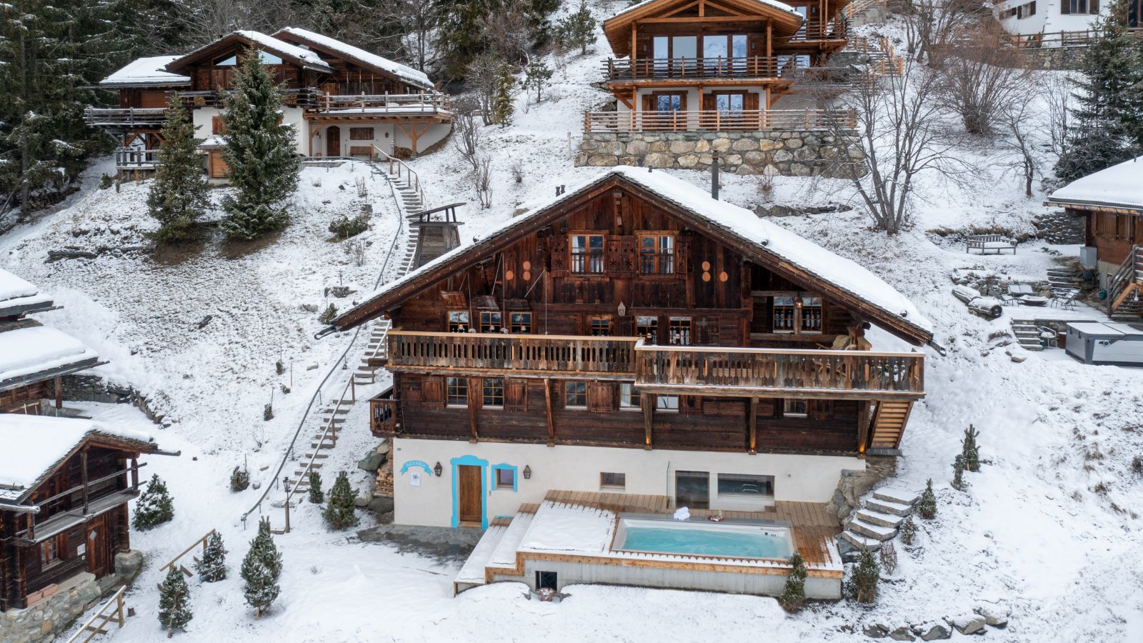 Luxury-ski-chalet-Verbier-Chalet Bavaria-Exterior-Oxford-Ski.jpg