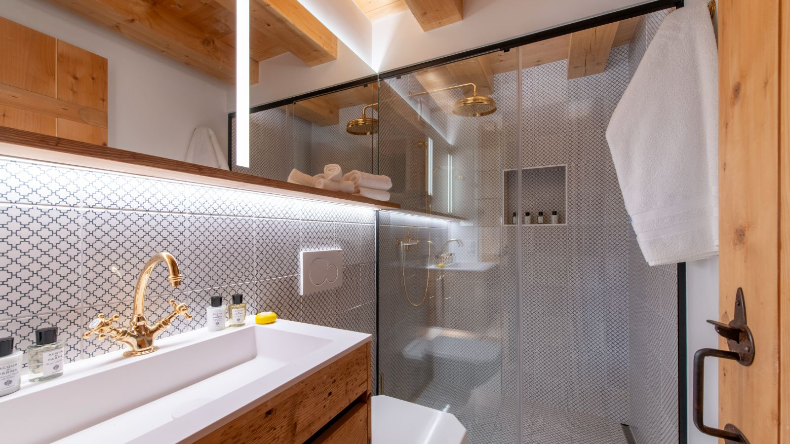 Luxury-ski-chalet-Verbier-Chalet Bavaria-Bathroom 3-Oxford-Ski.jpg