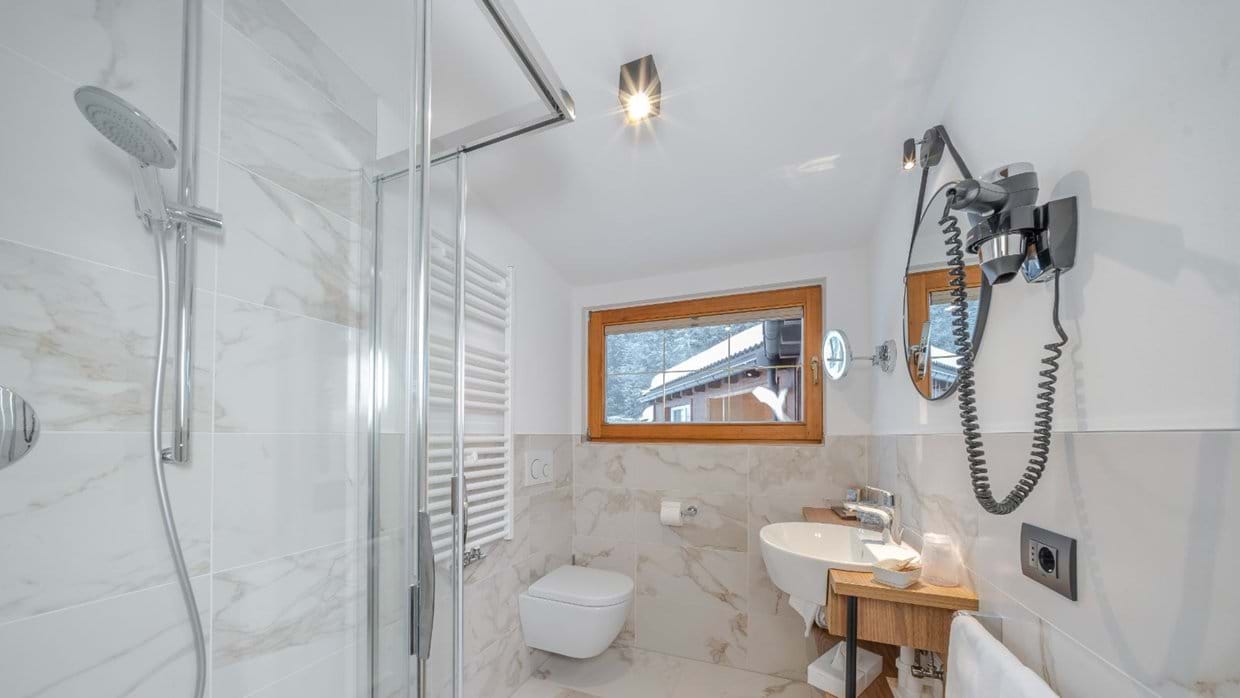 Luxury-ski-chalet-Val Gardena-The loft- Bathroom 2-Oxford-Ski.jpg