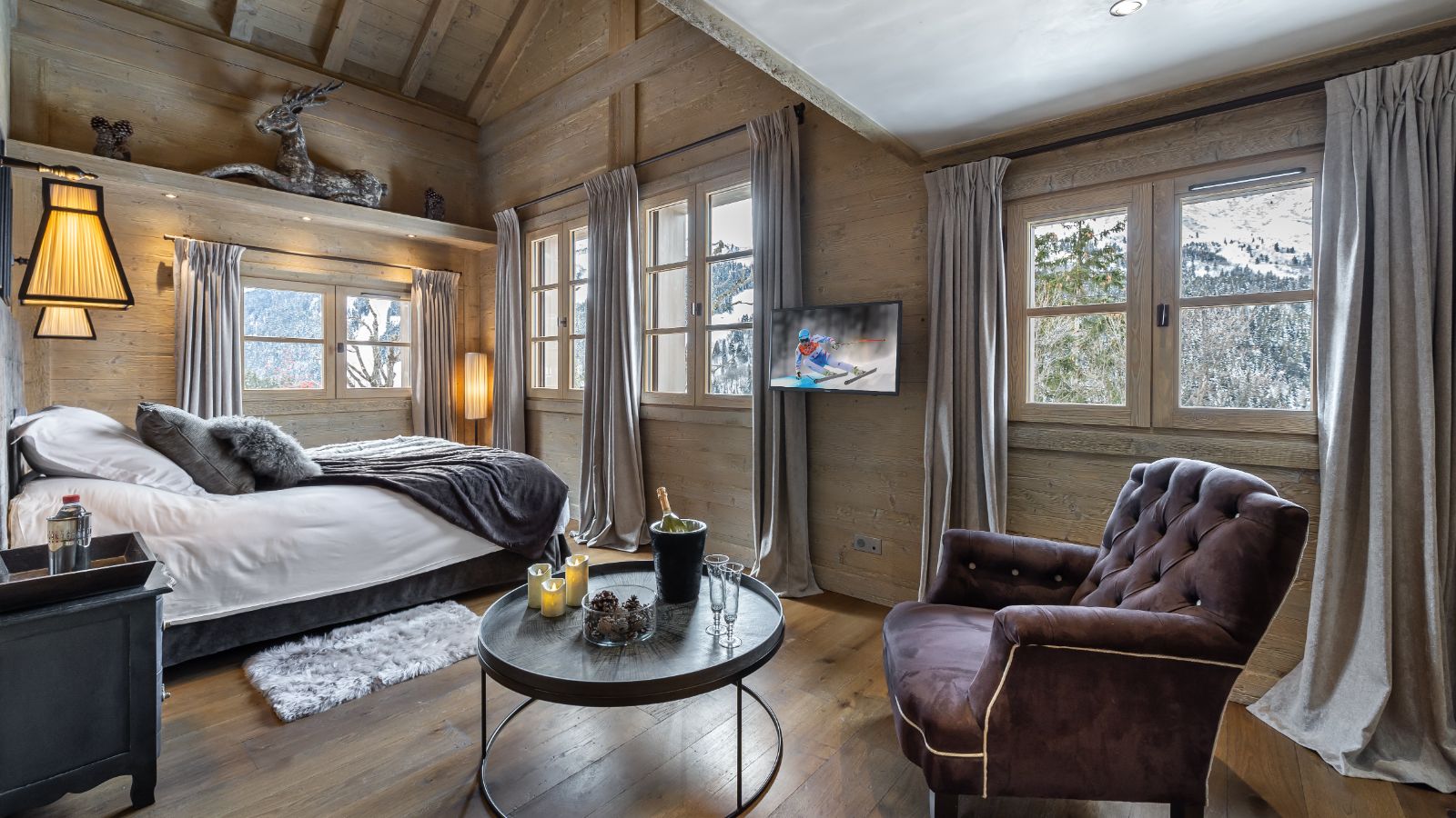 Luxury-ski-chalet-Meribel-Chalet-d'Hadrien-oxford-ski-bedroom2.jpeg