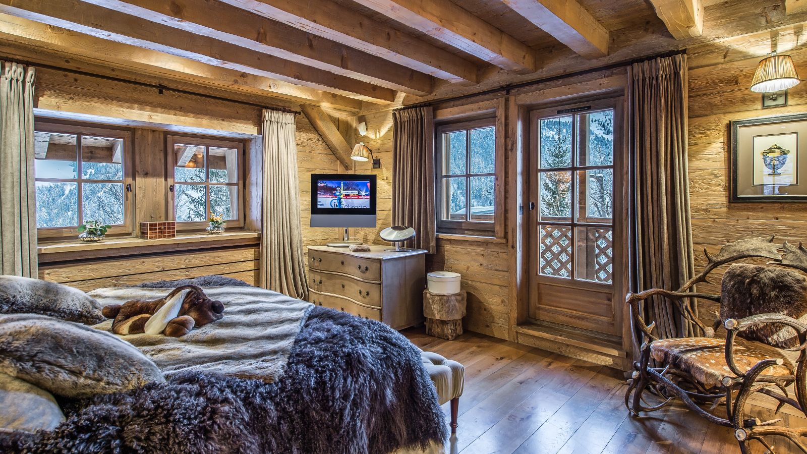 Luxury-ski-chalet-Meribel-Chalet-d'Hadrien-oxford-ski-bedroom4.jpeg