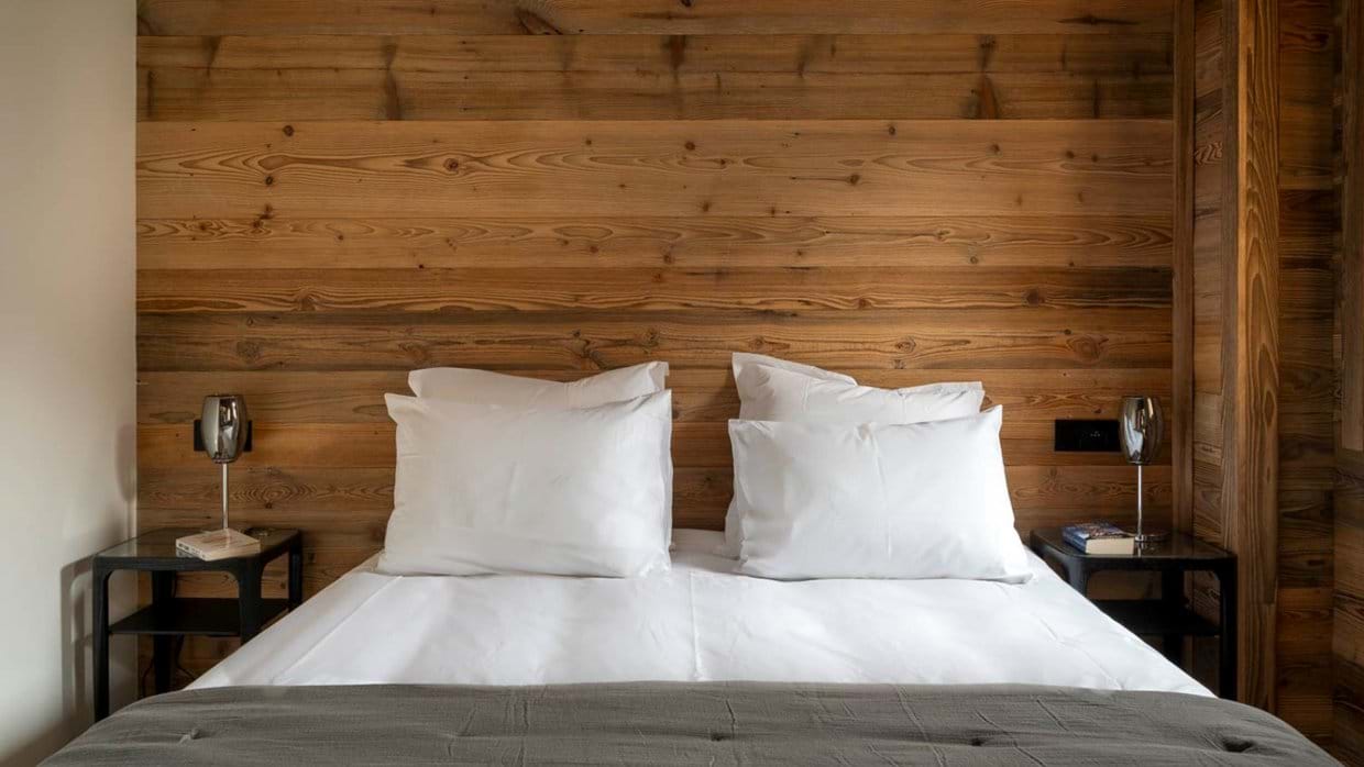 Luxury-ski-chalet-Les Gets-Chalet Grizzly-Bedroom 2-Oxford-Ski.jpg