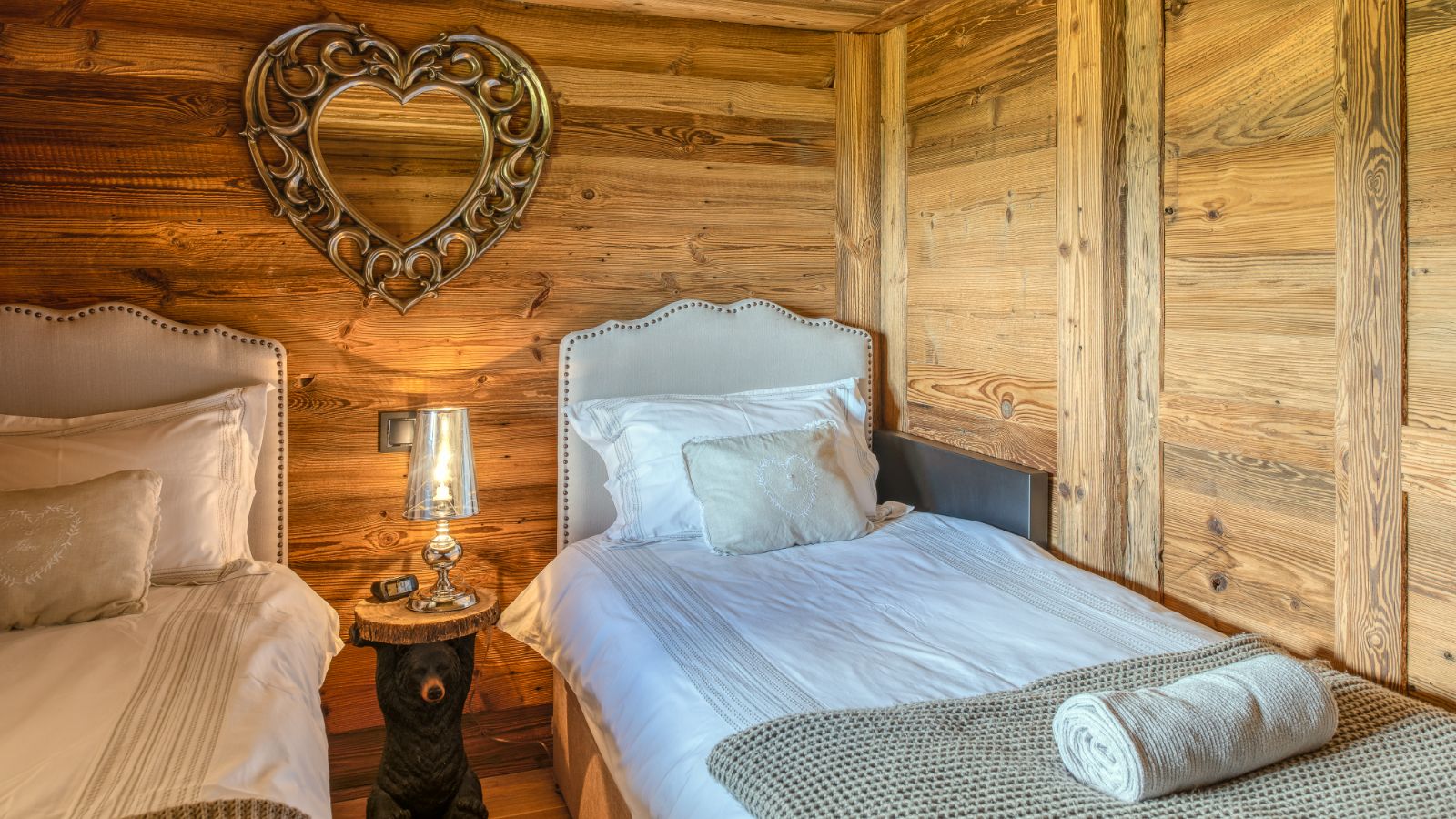 Luxury-ski-chalet-Les Gets-Bedroom 3-Chalet Louis-Oxford-Ski.jpg